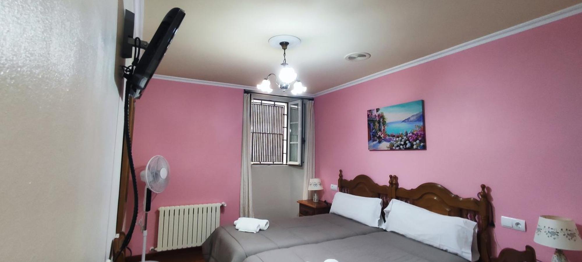 Pico Sacro I Hostal-Pension Santiago De Compostela Room photo